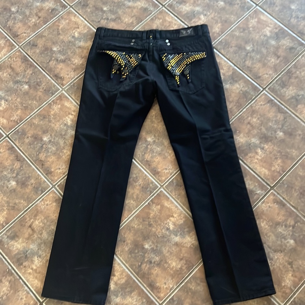 Robin’s Jeans - Picture 2 of 6